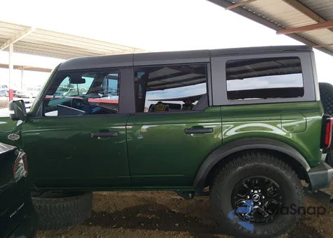 2023 Ford Bronco Wildtrak z USA, uszkodzony, nr VIN 1FMEE5DP9PLB52309